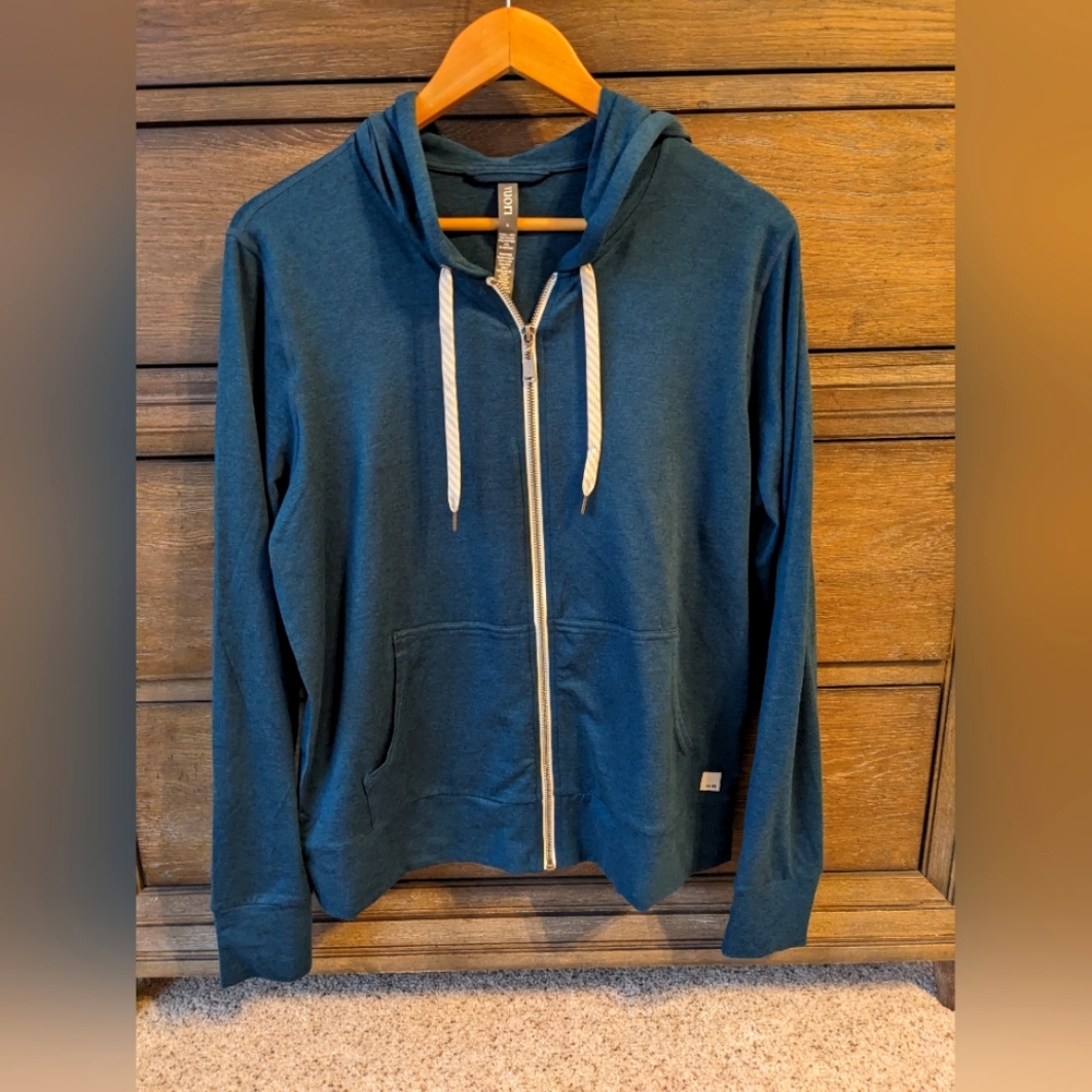 Vuori halo performance hoodie 2.0